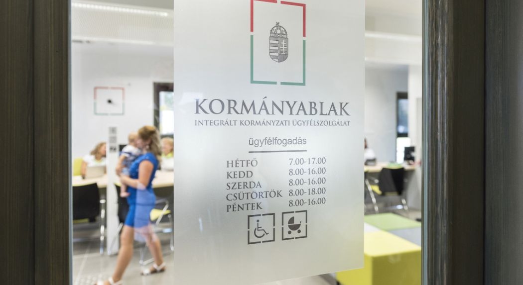 Miniszterelnökség: kedden szünetel az okmány- és járműügyintézés