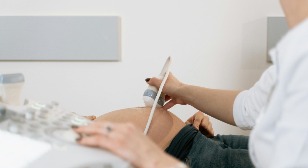 Molnár Karolina: digitálisan is elérhetővé vált a várandósgondozási kiskönyv az EgészségAblakban