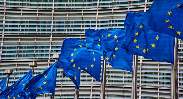 Uniós biztos: a digitális szolgáltatásokról szóló jogszabály nem cenzúrázza az online tartalmakat