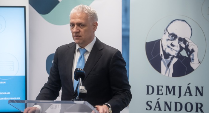 Szabados Richárd: 48 milliárd forint vissza nem térítendő eszközbeszerzési támogatásra pályázhatnak a kkv-k