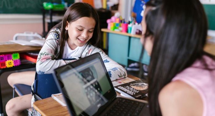 Elrajtolt a 4iG Alapítvány Digitális Esély Programja: 220 laptopra  pályázhatnak általános és középiskolák