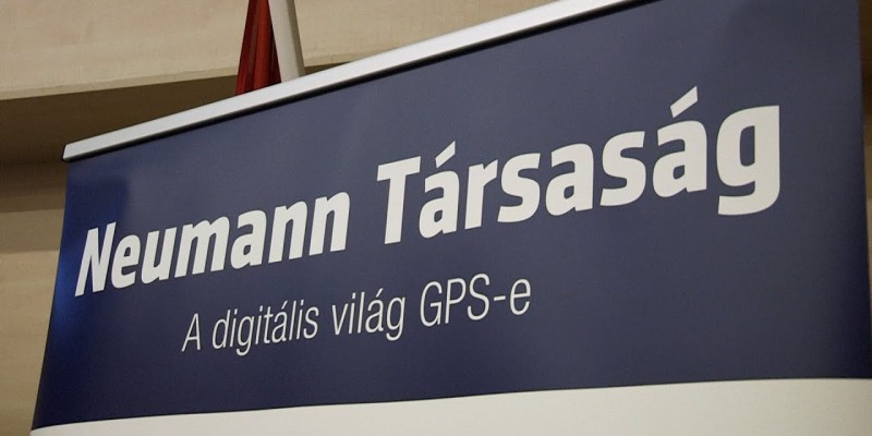 NJSZT 120 – Mi köze a lyukkártyának a mesterséges intelligenciához, és egy magyar tudósnak a trilliós számítási kapacitáshoz?